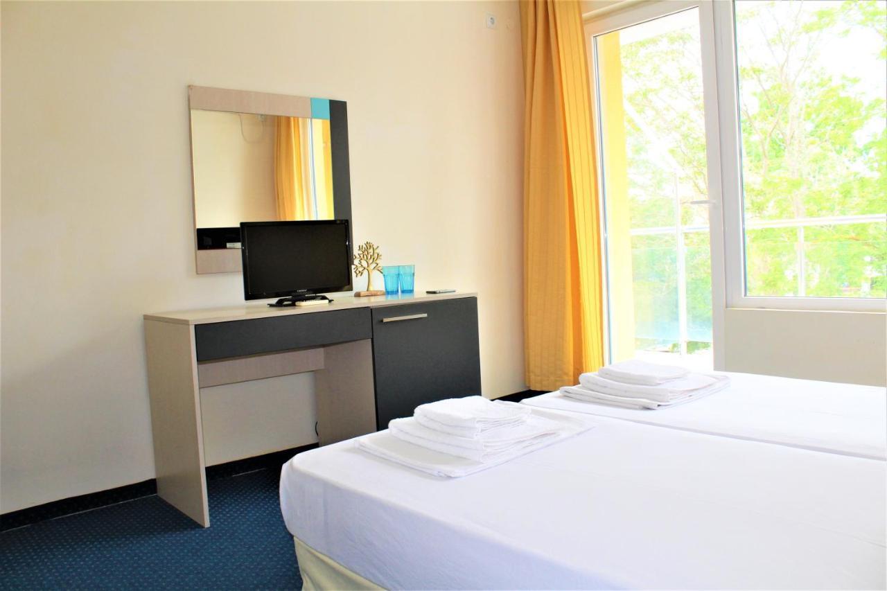 Pop Art Hotel Primorsko Exterior photo