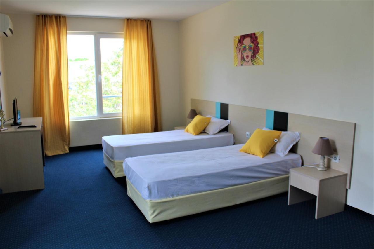 Pop Art Hotel Primorsko Exterior photo